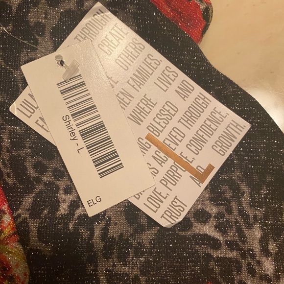 LulaRoe Elegant ❤️🐾Leopard  🌹 Roses Shirley shimmer - Picture 4 of 4